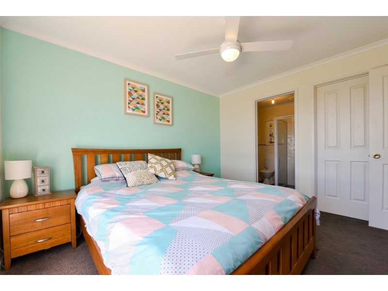 9 Yeltana Avenue, Huntfield Heights SA 5163