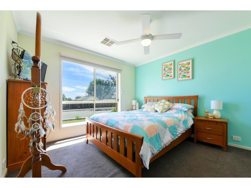 9 Yeltana Avenue, Huntfield Heights SA 5163