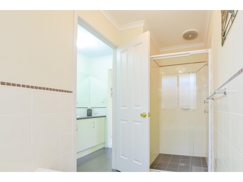 9 Yeltana Avenue, Huntfield Heights SA 5163