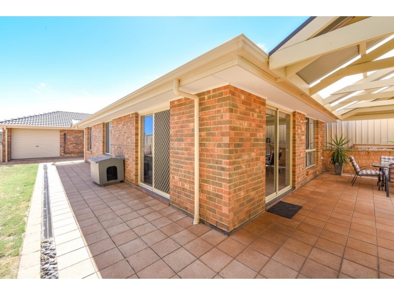 9 Yeltana Avenue, Huntfield Heights SA 5163
