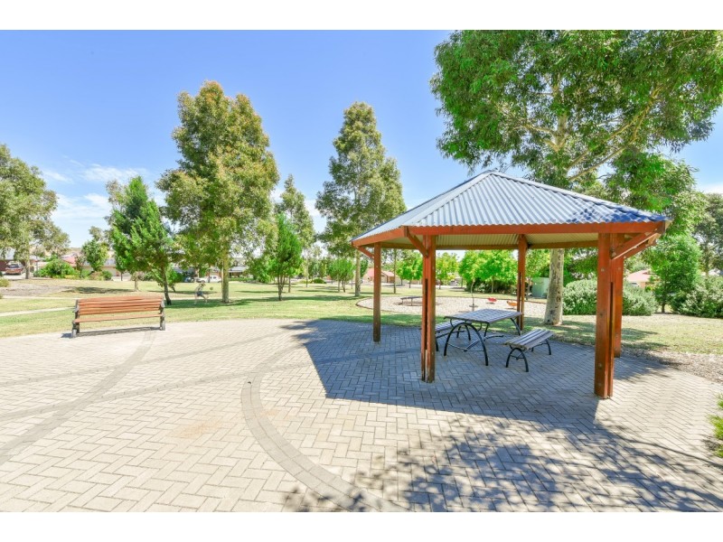 9 Yeltana Avenue, Huntfield Heights SA 5163