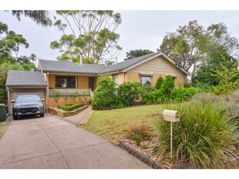11 Sherwood Avenue, Happy Valley SA 5159