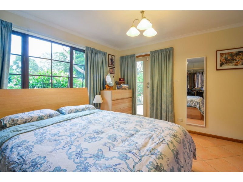 11 Sherwood Avenue, Happy Valley SA 5159