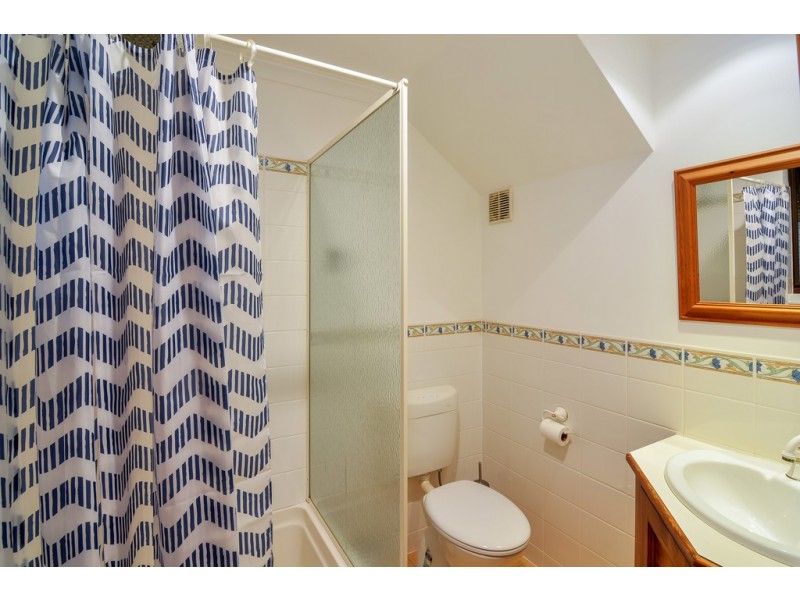 11 Sherwood Avenue, Happy Valley SA 5159