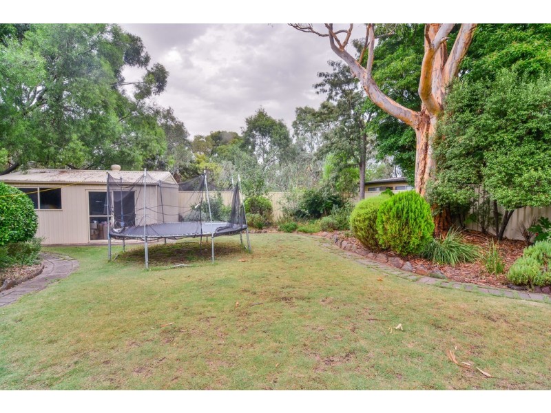 11 Sherwood Avenue, Happy Valley SA 5159