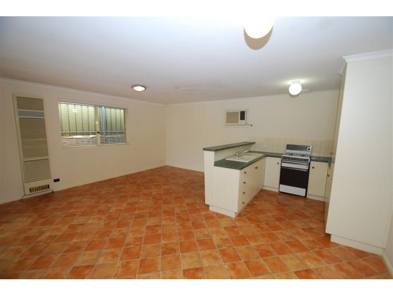 8 Harriet Street, Woodcroft SA 5162