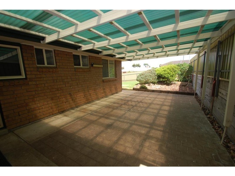 8 Harriet Street, Woodcroft SA 5162