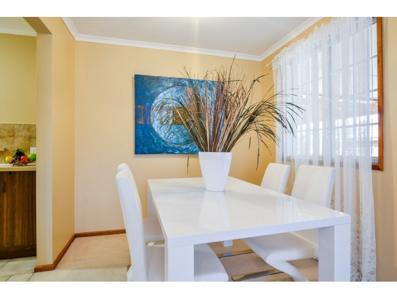 28 Jagger Crescent, Woodcroft SA 5162