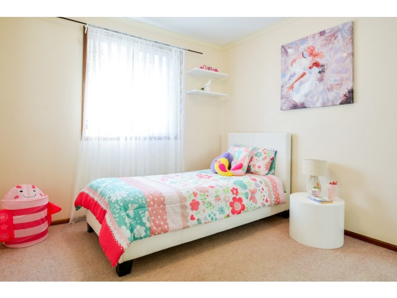 28 Jagger Crescent, Woodcroft SA 5162