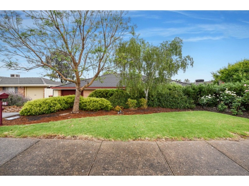 24 Jagger Crescent, Woodcroft SA 5162