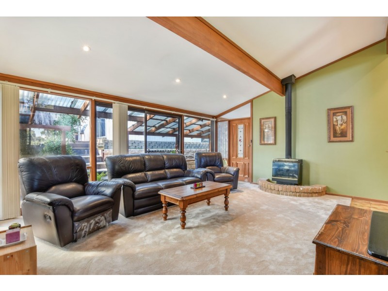 9 Ernest Crescent, Happy Valley SA 5159