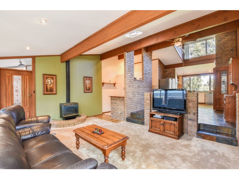 9 Ernest Crescent, Happy Valley SA 5159