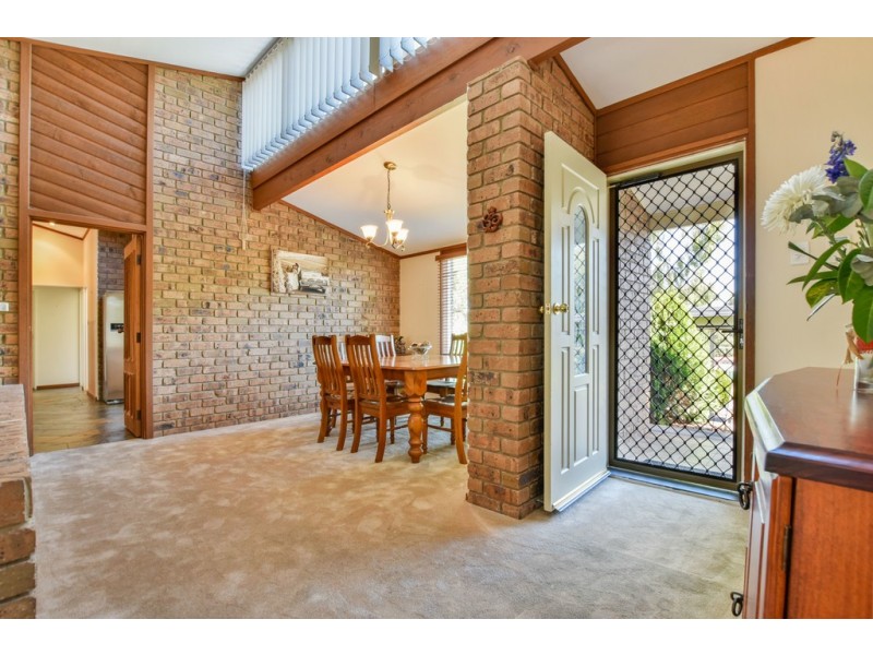 9 Ernest Crescent, Happy Valley SA 5159