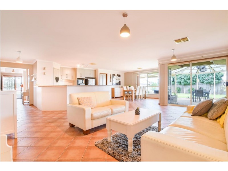 1 Jimmy Watson Drive, Woodcroft SA 5162