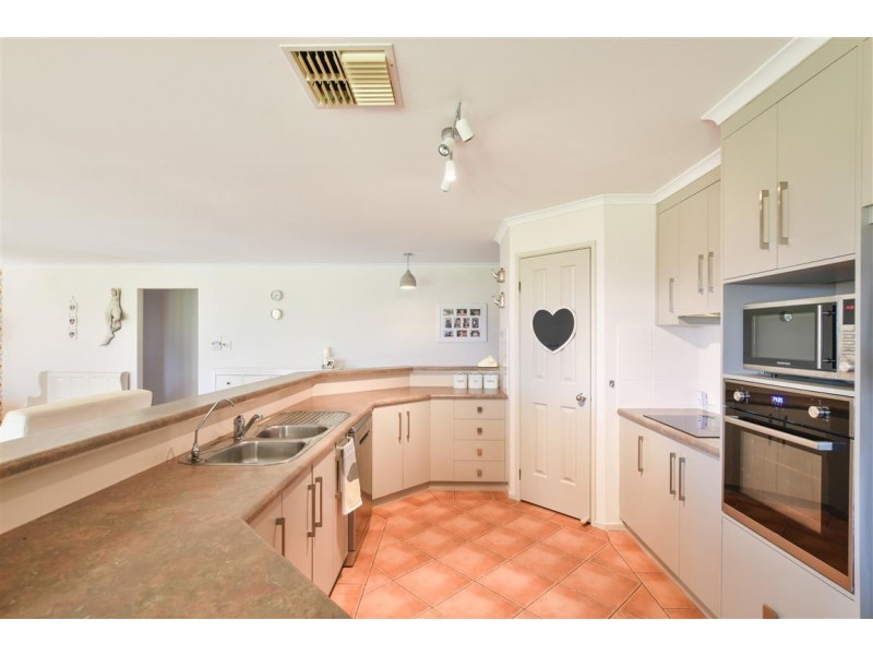 1 Jimmy Watson Drive, Woodcroft SA 5162