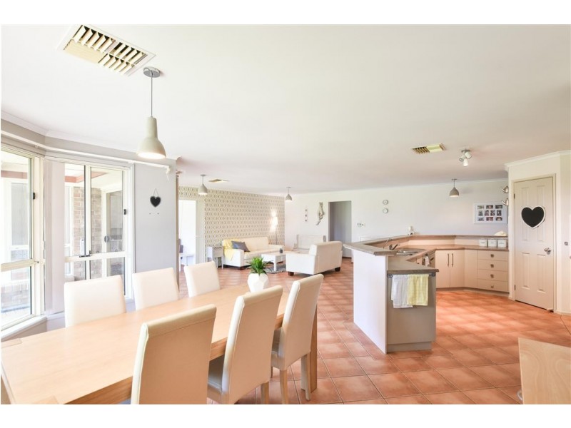 1 Jimmy Watson Drive, Woodcroft SA 5162