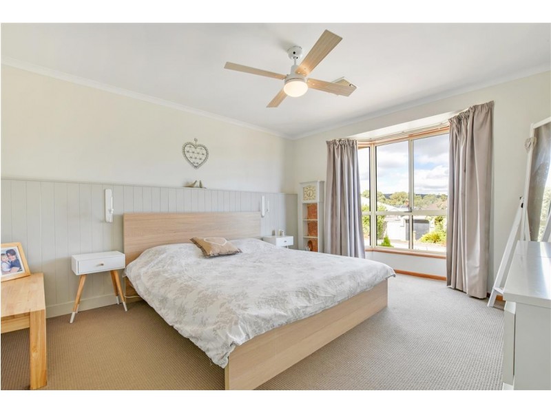 1 Jimmy Watson Drive, Woodcroft SA 5162