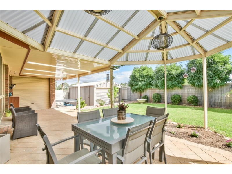 1 Jimmy Watson Drive, Woodcroft SA 5162