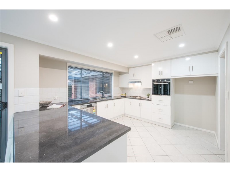 3 Jerri Court, Woodcroft SA 5162