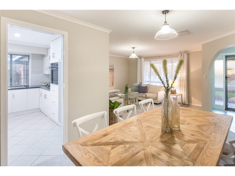 3 Jerri Court, Woodcroft SA 5162