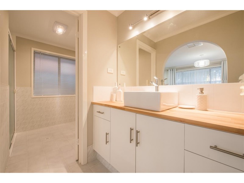 3 Jerri Court, Woodcroft SA 5162