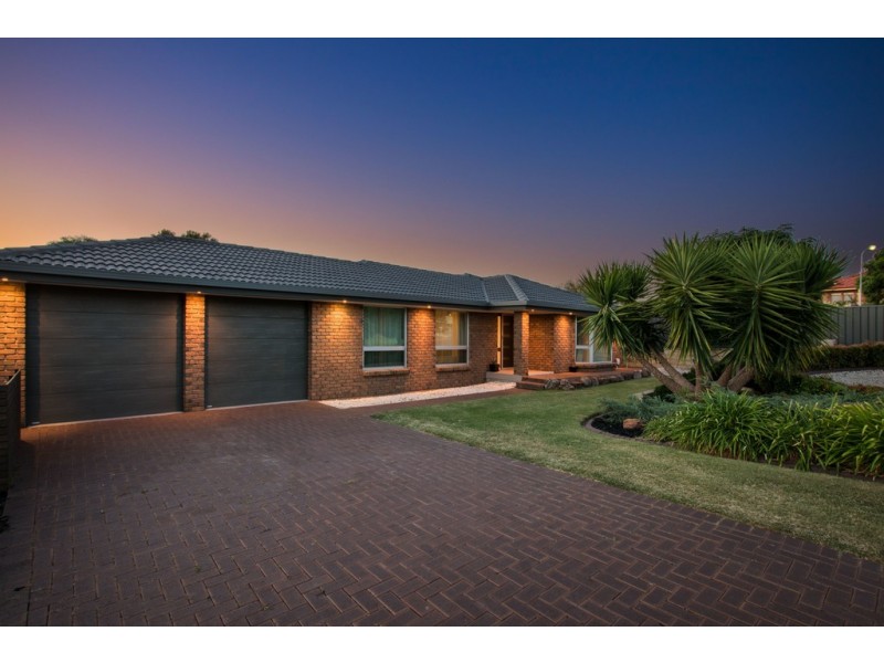12 Tigress Drive, Hallett Cove SA 5158