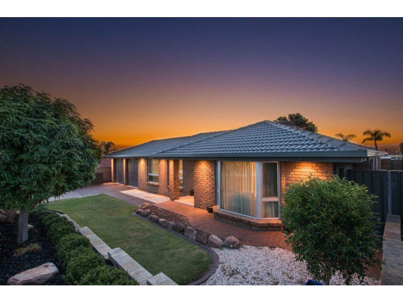 12 Tigress Drive, Hallett Cove SA 5158