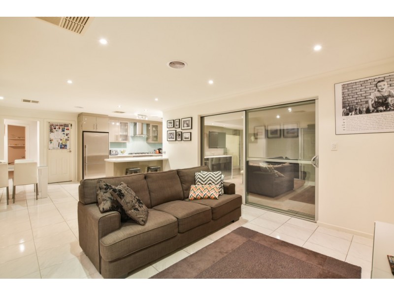 12 Tigress Drive, Hallett Cove SA 5158