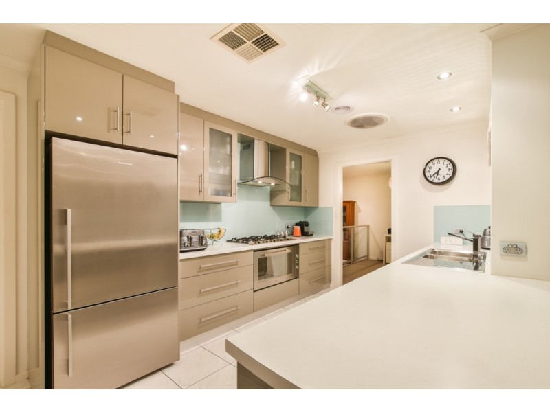 12 Tigress Drive, Hallett Cove SA 5158