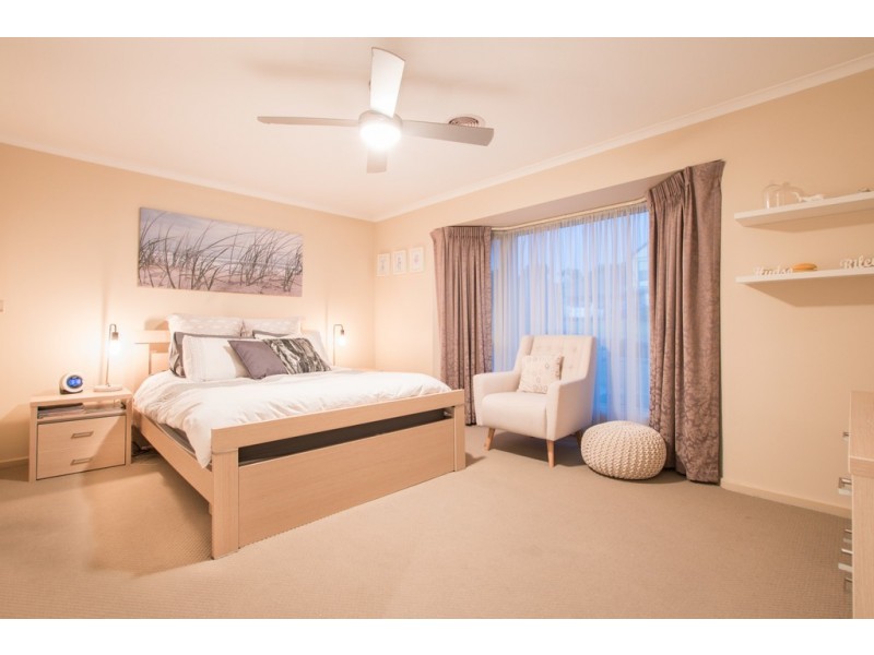 12 Tigress Drive, Hallett Cove SA 5158