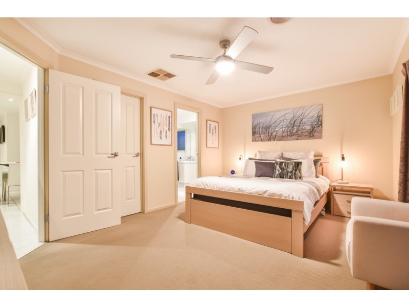 12 Tigress Drive, Hallett Cove SA 5158