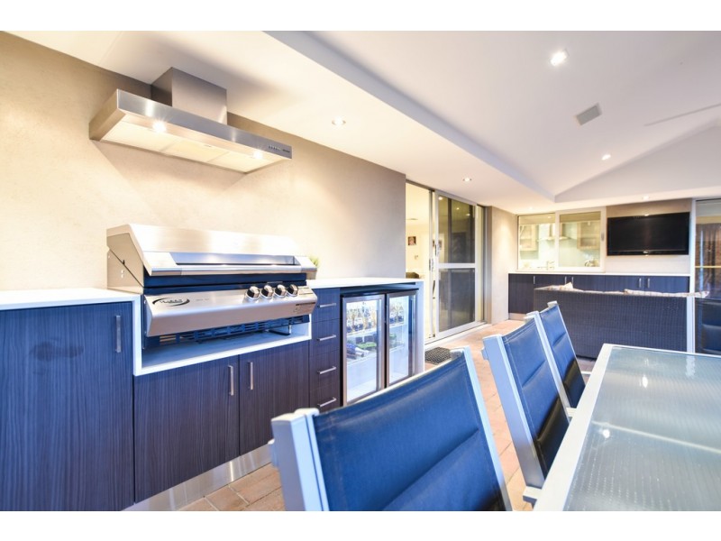 12 Tigress Drive, Hallett Cove SA 5158