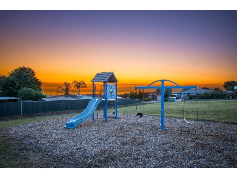 12 Tigress Drive, Hallett Cove SA 5158