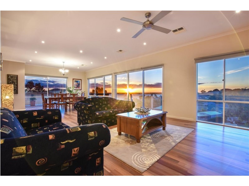 140 Perry Barr Road, Hallett Cove SA 5158