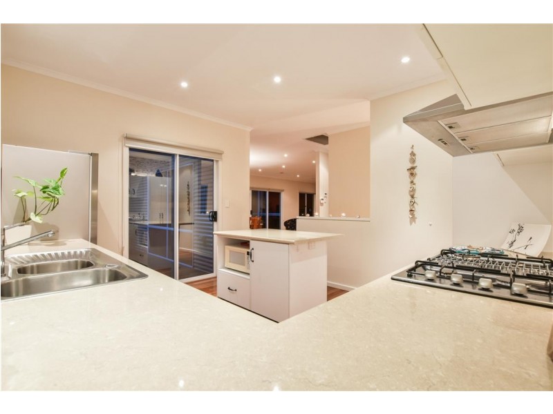140 Perry Barr Road, Hallett Cove SA 5158