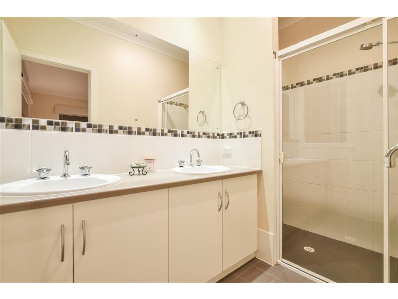 140 Perry Barr Road, Hallett Cove SA 5158