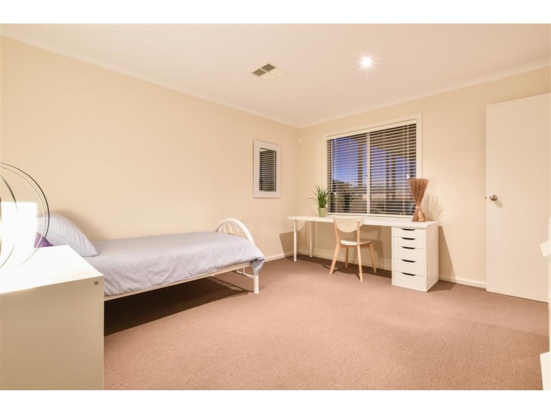 140 Perry Barr Road, Hallett Cove SA 5158