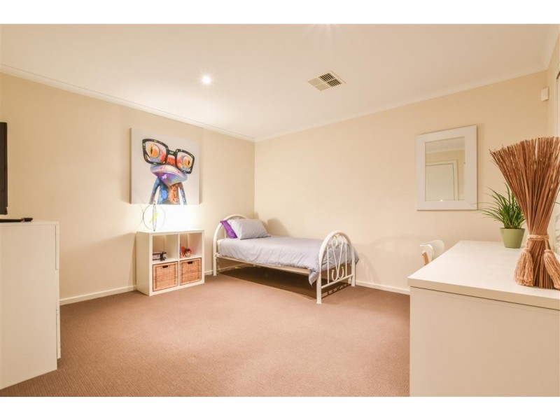 140 Perry Barr Road, Hallett Cove SA 5158