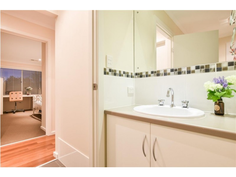 140 Perry Barr Road, Hallett Cove SA 5158