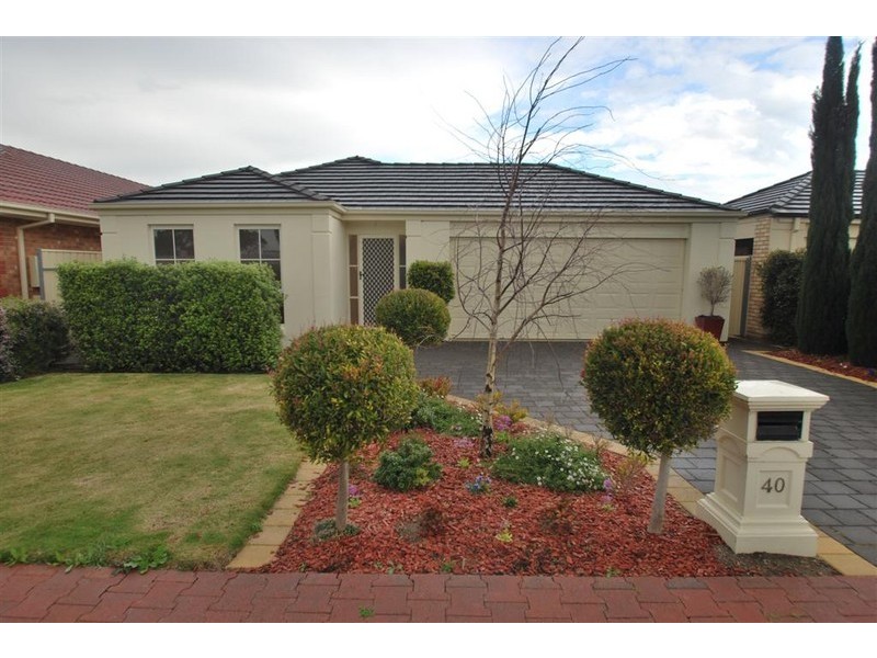 40 Sovereign Drive, Woodcroft SA 5162