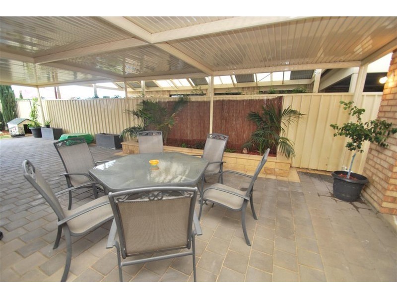 40 Sovereign Drive, Woodcroft SA 5162