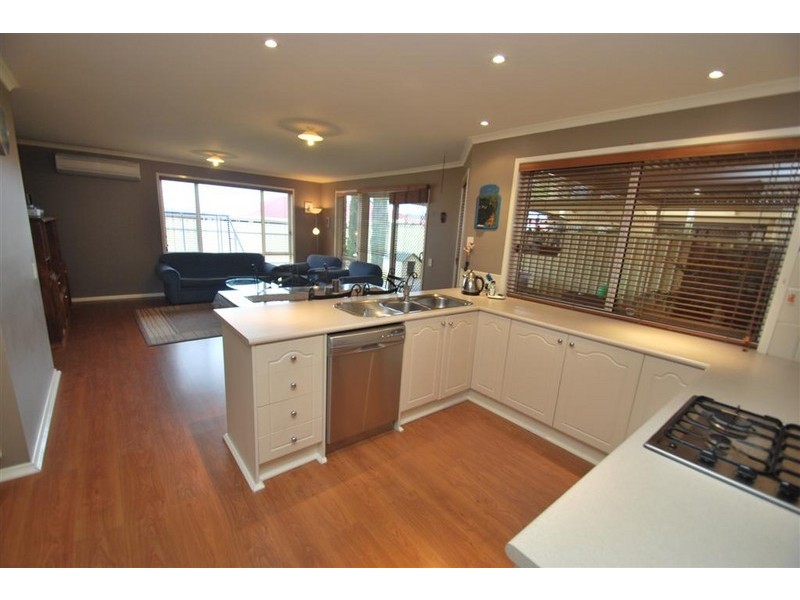 40 Sovereign Drive, Woodcroft SA 5162
