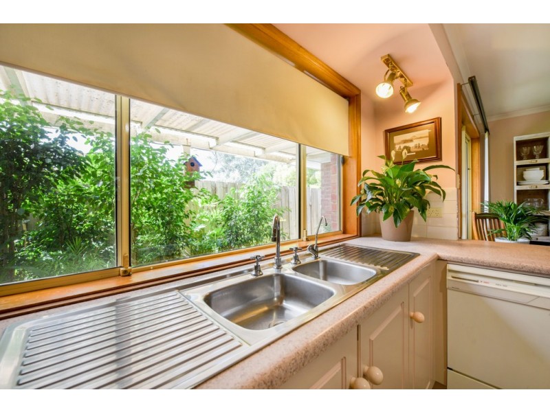 11 Songlark Grove, Flagstaff Hill SA 5159