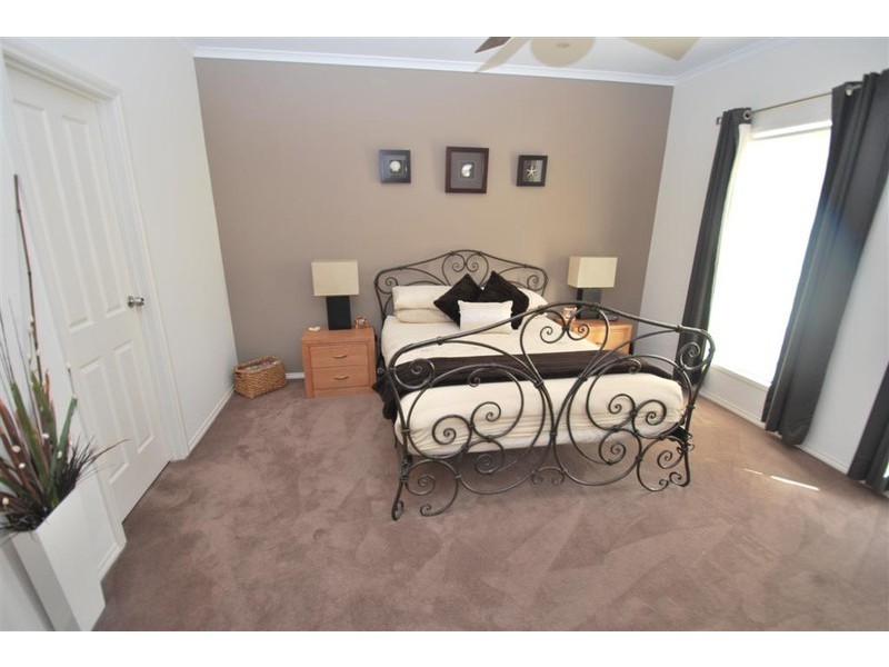 41 Holdfast Dr, Sheidow Park SA 5158