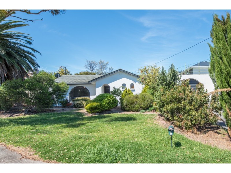 2 Parham Crescent, Port Noarlunga SA 5167