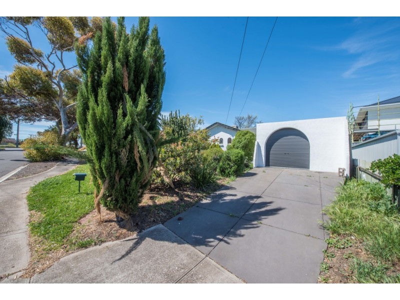 2 Parham Crescent, Port Noarlunga SA 5167