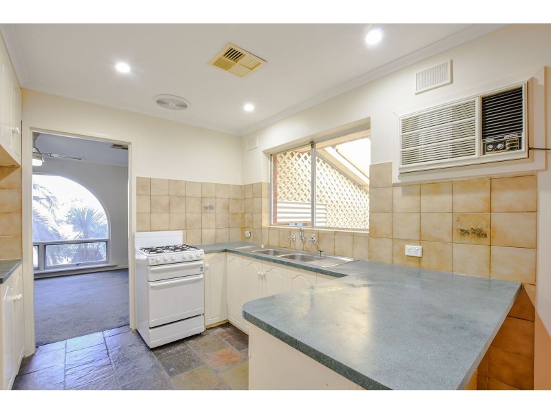 25 Midhurst Ave, Christie Downs SA 5164