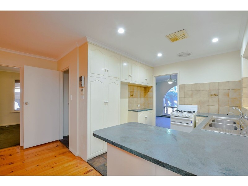 25 Midhurst Ave, Christie Downs SA 5164