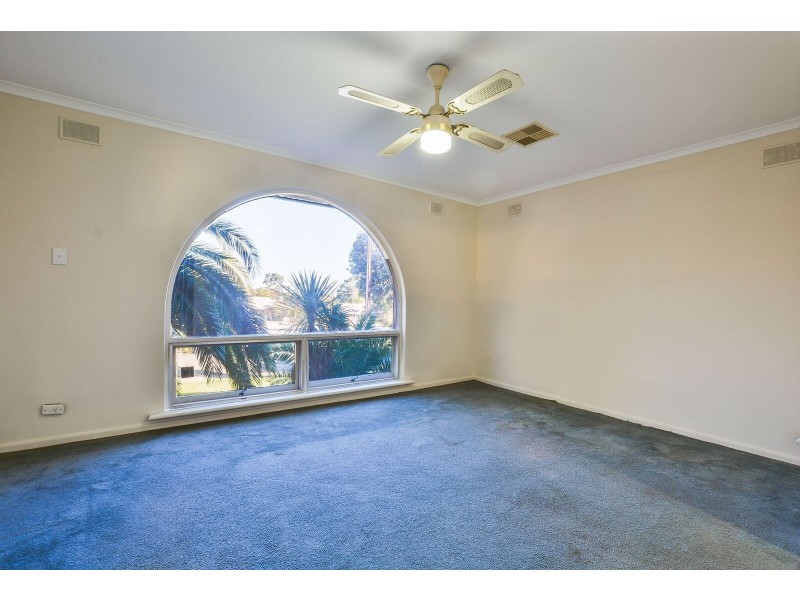 25 Midhurst Ave, Christie Downs SA 5164