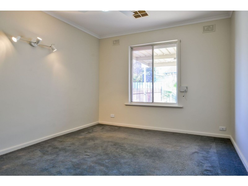 25 Midhurst Ave, Christie Downs SA 5164